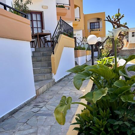 Menelaos Apartments ダラトソ エクステリア 写真