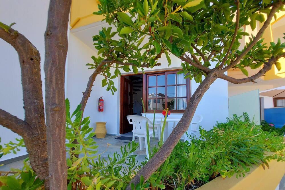 Menelaos Apartments ダラトソ エクステリア 写真