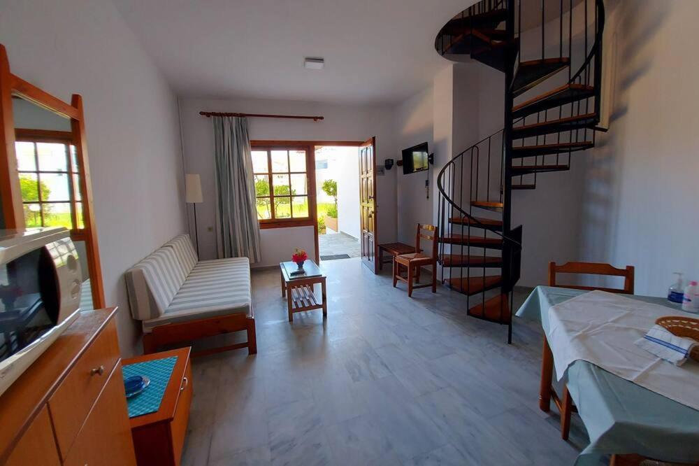 Menelaos Apartments ダラトソ エクステリア 写真