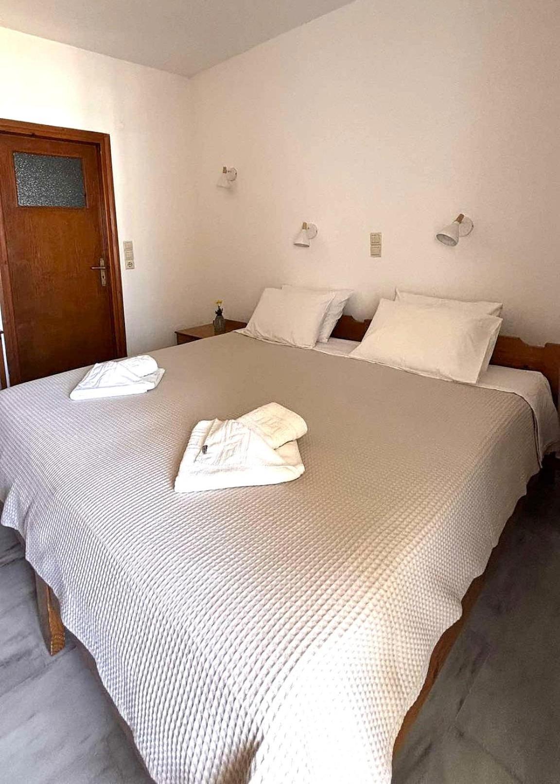 Menelaos Apartments ダラトソ エクステリア 写真