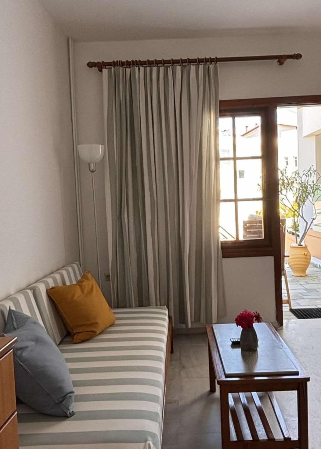 Menelaos Apartments ダラトソ エクステリア 写真