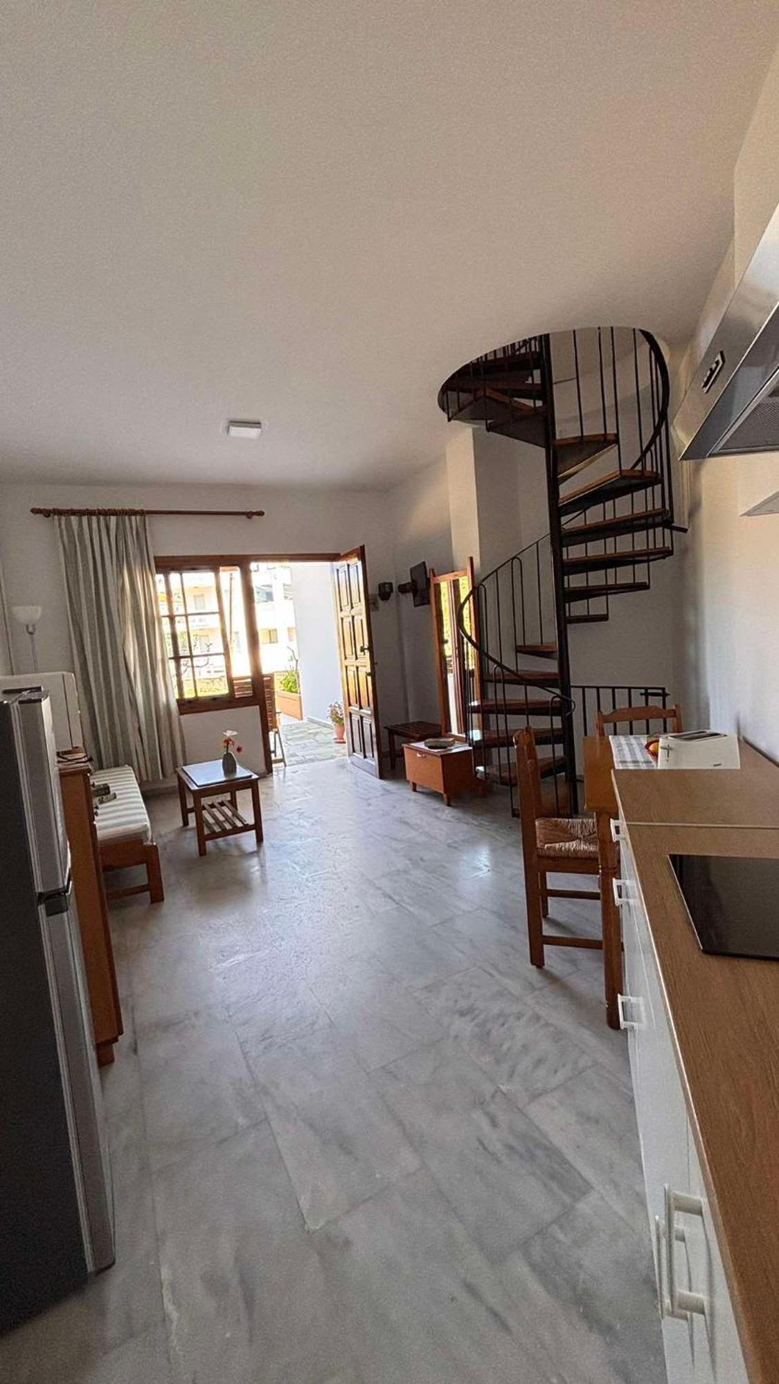 Menelaos Apartments ダラトソ エクステリア 写真