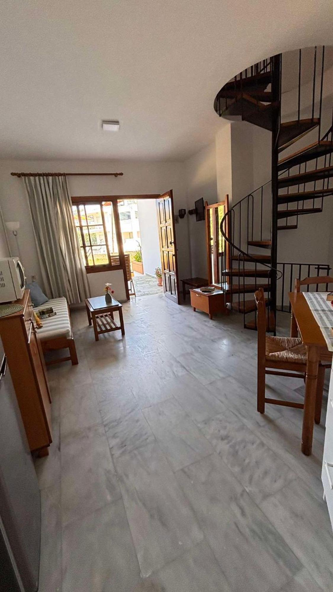 Menelaos Apartments ダラトソ エクステリア 写真