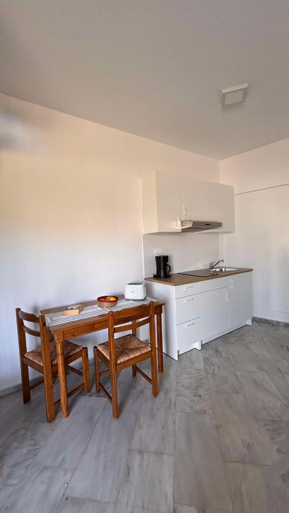 Menelaos Apartments ダラトソ エクステリア 写真